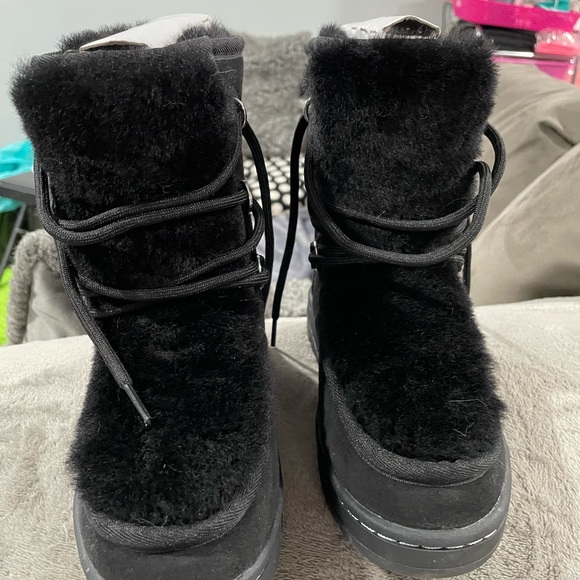 UGG Women's Mukluk Revival Boot NEW IN BOX